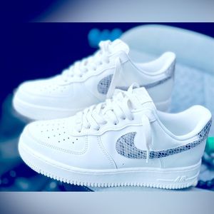Size 9 Air Force 1 Low '07 "Snakeskin Phantom" sneakers